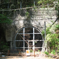 貝立坂の岡部隧道